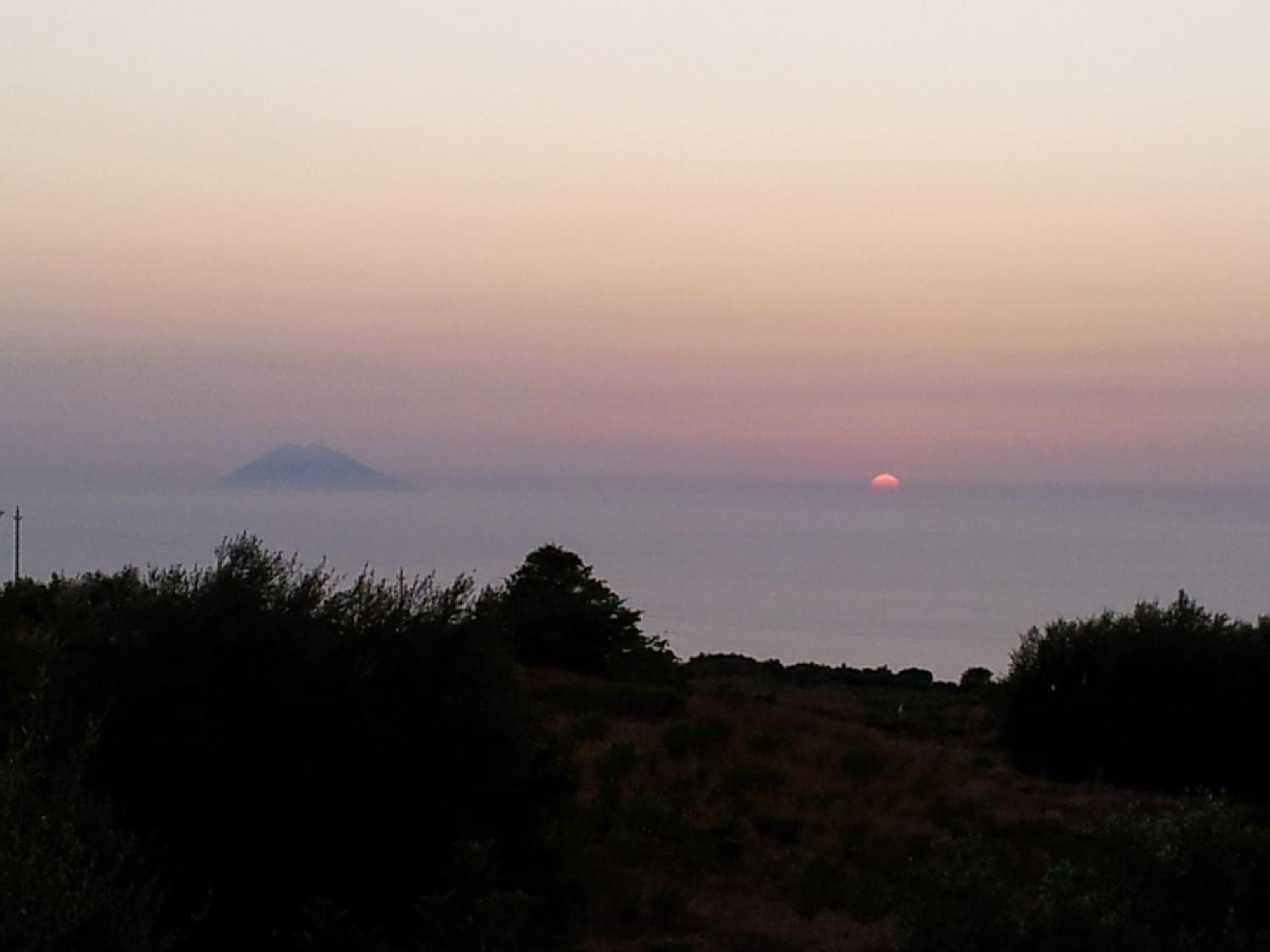 Locanda Adele Parghelia Bagian luar foto
